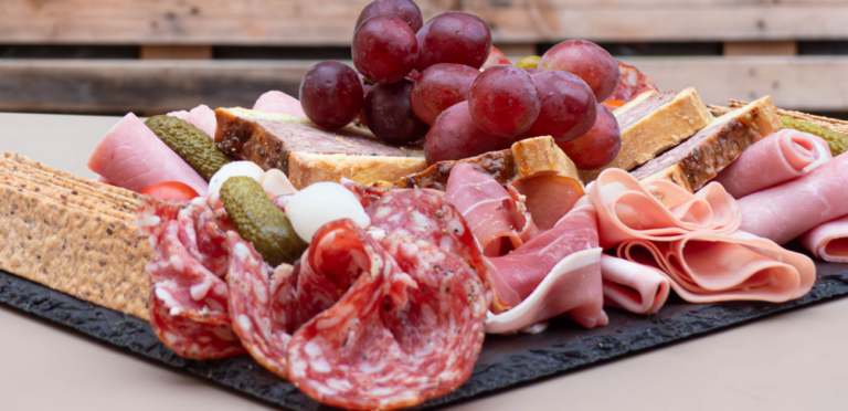 Comment sont préparés vos plateaux repas d&rsquo;entreprise : une journée dans notre cuisine